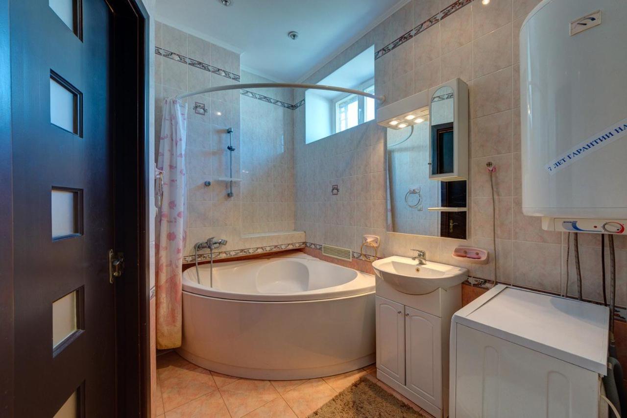 Apartments With Three Rooms On Shevchenko Blvd Kiev Dış mekan fotoğraf
