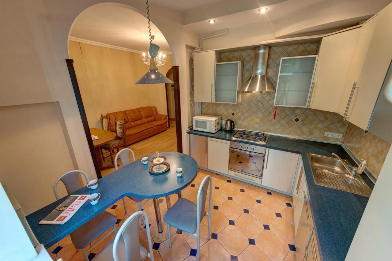 Apartments With Three Rooms On Shevchenko Blvd Kiev Dış mekan fotoğraf