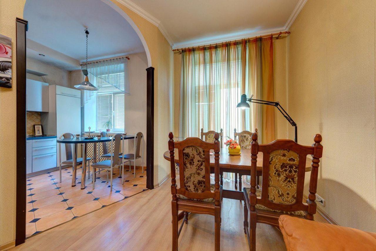Apartments With Three Rooms On Shevchenko Blvd Kiev Dış mekan fotoğraf