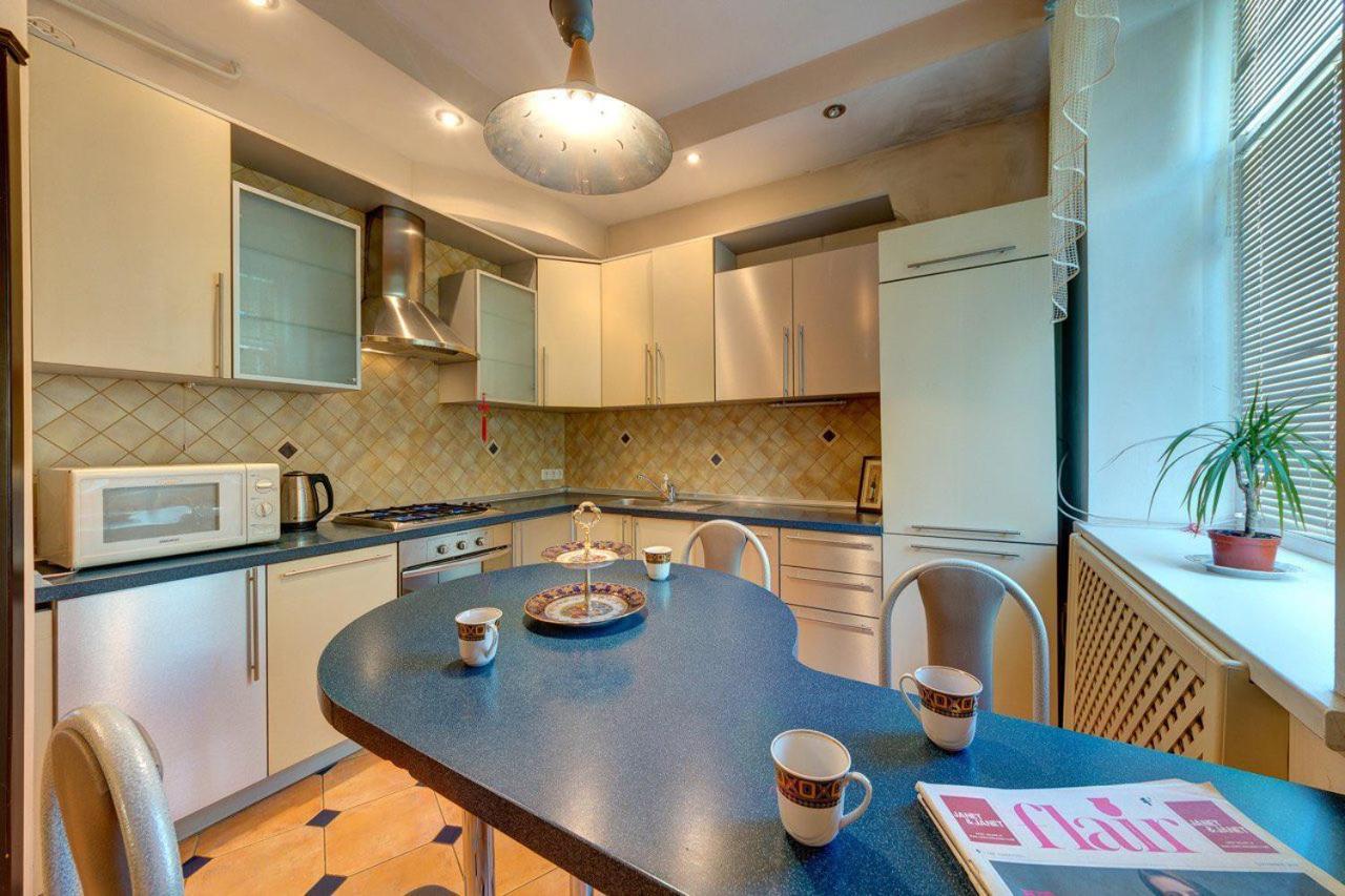 Apartments With Three Rooms On Shevchenko Blvd Kiev Dış mekan fotoğraf